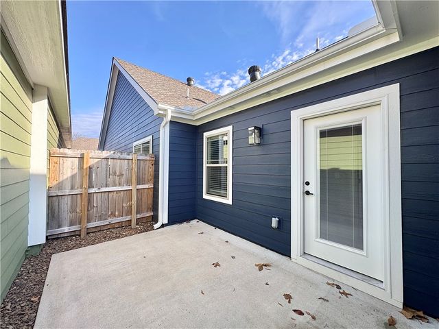 700 NE Heights Lane, Bentonville, AR 72712