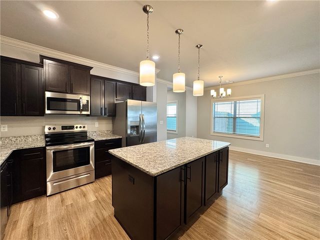 700 NE Heights Lane, Bentonville, AR 72712