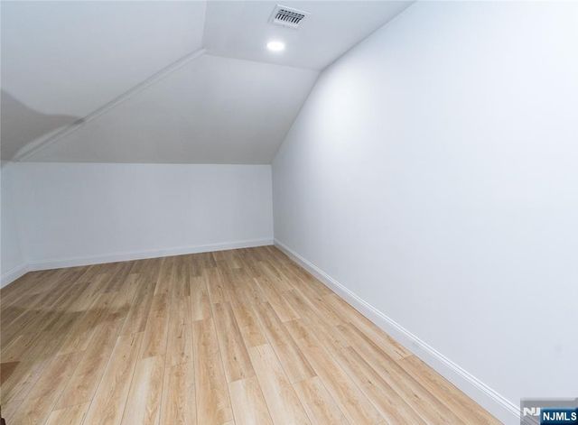 12 Lakeview Avenue, Rochelle Park, NJ 07662