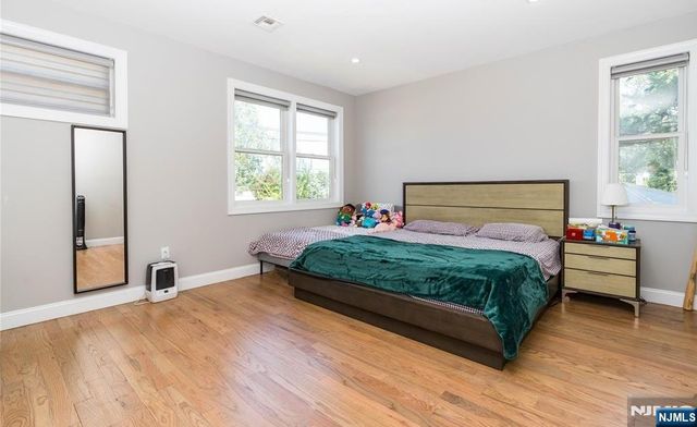 12 Lakeview Avenue, Rochelle Park, NJ 07662