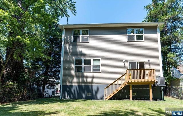 12 Lakeview Avenue, Rochelle Park, NJ 07662