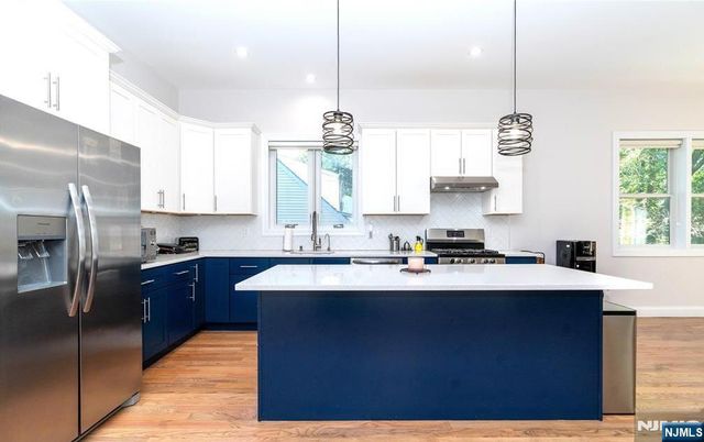 12 Lakeview Avenue, Rochelle Park, NJ 07662