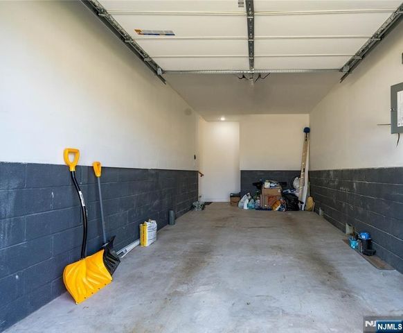 12 Lakeview Avenue, Rochelle Park, NJ 07662