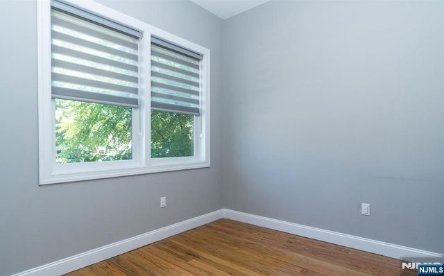 12 Lakeview Avenue, Rochelle Park, NJ 07662