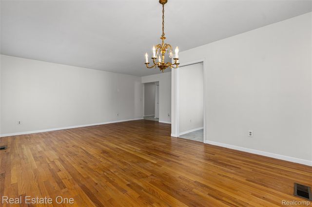 29540 SHARON Lane, Southfield, MI 48076