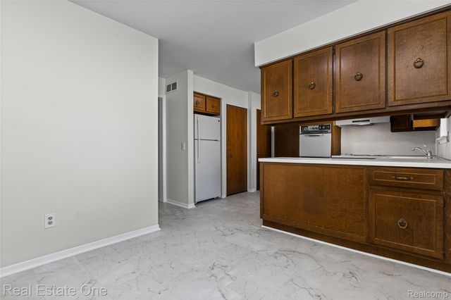 29540 SHARON Lane, Southfield, MI 48076