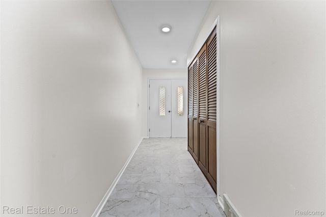 29540 SHARON Lane, Southfield, MI 48076