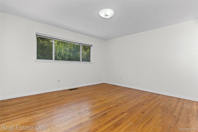 29540 SHARON Lane, Southfield, MI 48076