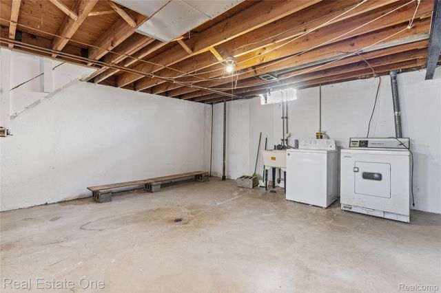 29540 SHARON Lane, Southfield, MI 48076