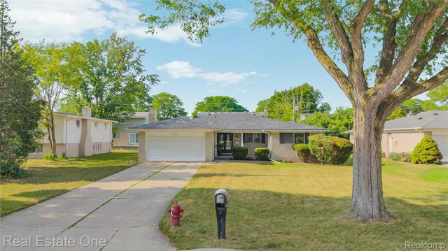 29540 SHARON Lane, Southfield, MI 48076
