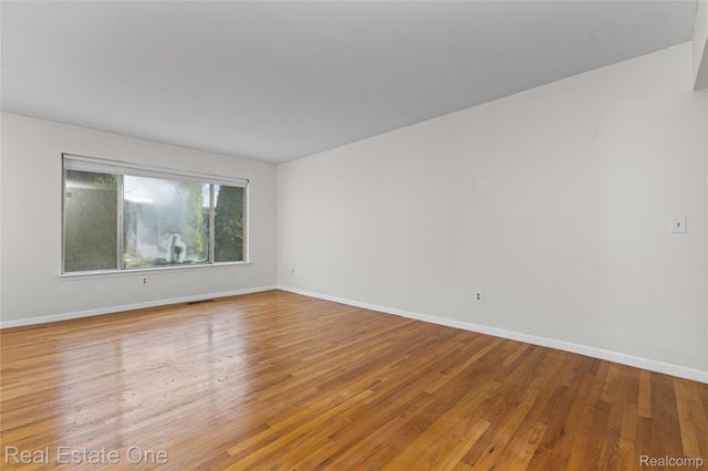29540 SHARON Lane, Southfield, MI 48076