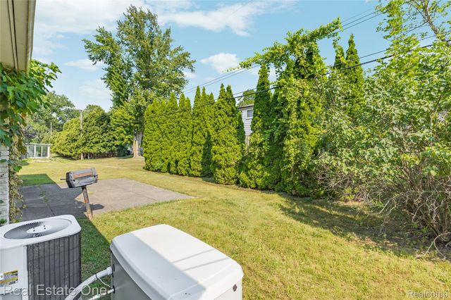 29540 SHARON Lane, Southfield, MI 48076