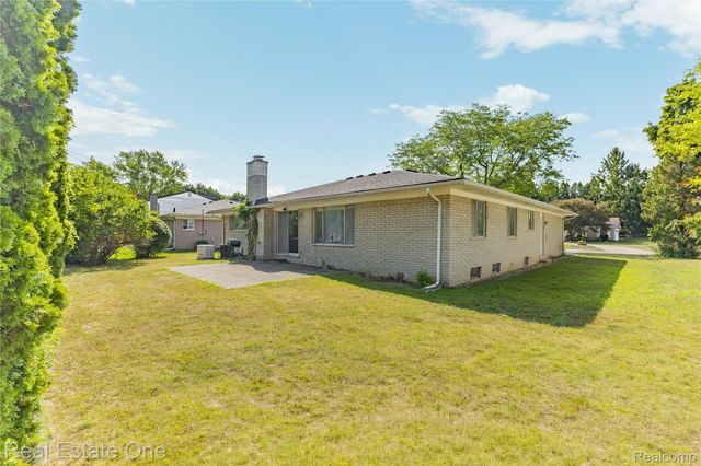 29540 SHARON Lane, Southfield, MI 48076