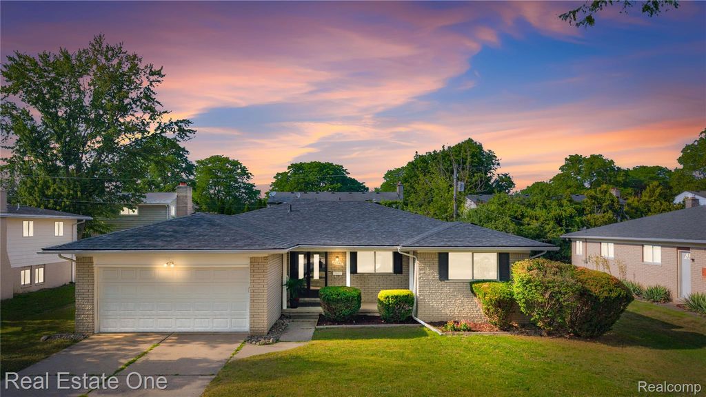 29540 SHARON Lane, Southfield, MI 48076