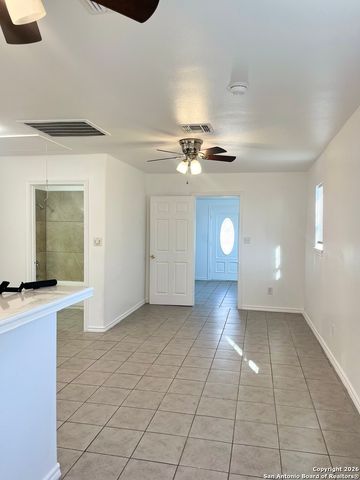 2201 Cantrell, Jourdanton, TX 78026