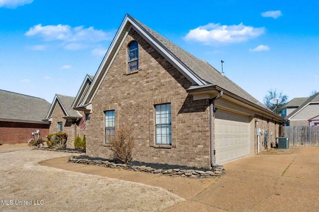 124 E Pebble Creek Cove, Hernando, MS 38632