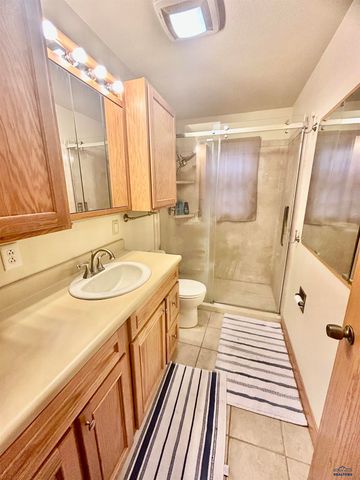 2812 OAK AVE, Rapid City, SD 57701