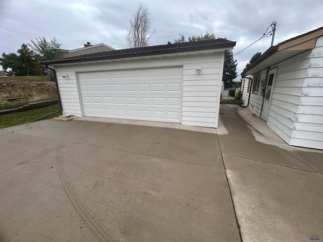 2812 OAK AVE, Rapid City, SD 57701