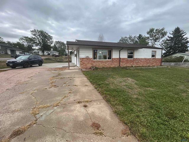 2812 OAK AVE, Rapid City, SD 57701