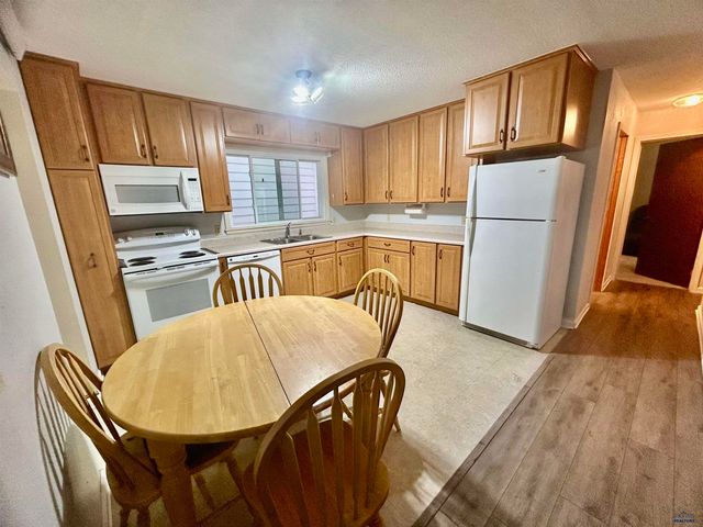 2812 OAK AVE, Rapid City, SD 57701