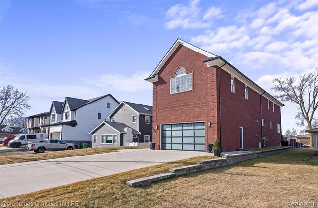 41245 Belvidere Street, Harrison Twp, MI 48045