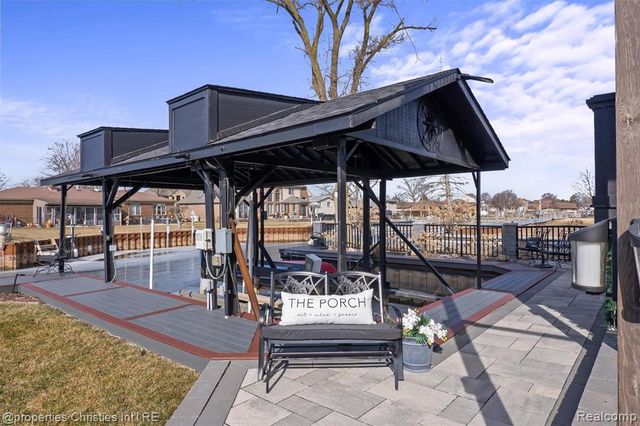 41245 Belvidere Street, Harrison Twp, MI 48045