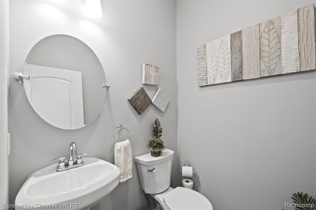 41245 Belvidere Street, Harrison Twp, MI 48045
