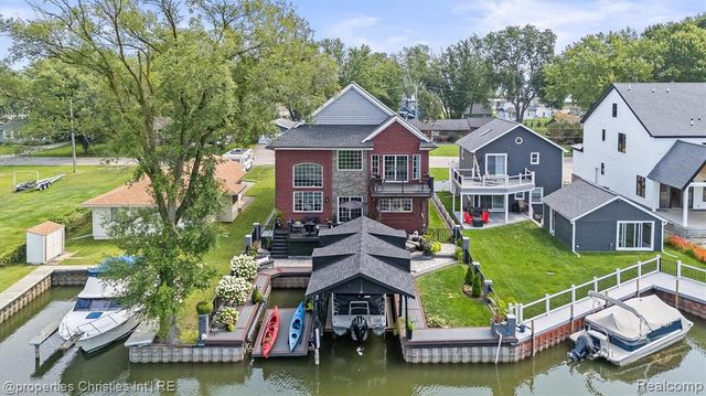 41245 Belvidere Street, Harrison Twp, MI 48045