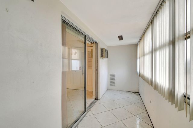70 Camden C, West Palm Beach, FL 33417