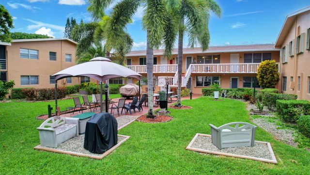 70 Camden C, West Palm Beach, FL 33417