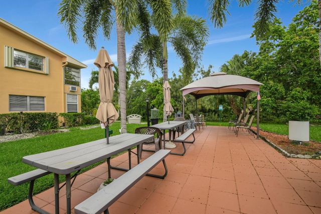 70 Camden C, West Palm Beach, FL 33417