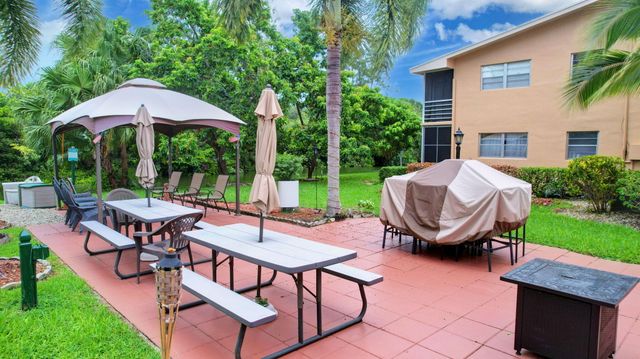 70 Camden C, West Palm Beach, FL 33417