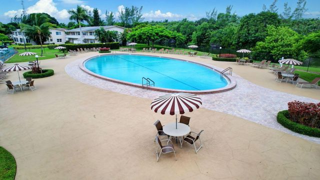 70 Camden C, West Palm Beach, FL 33417