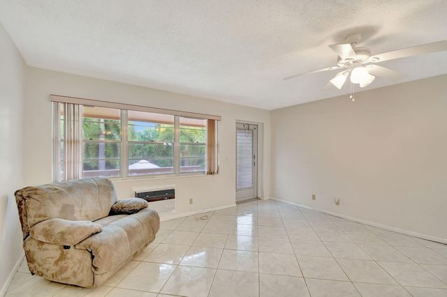 70 Camden C, West Palm Beach, FL 33417