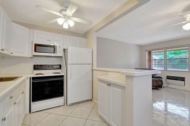 70 Camden C, West Palm Beach, FL 33417