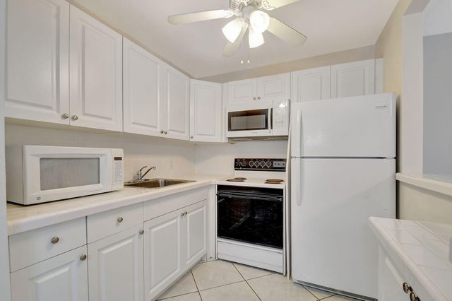 70 Camden C, West Palm Beach, FL 33417