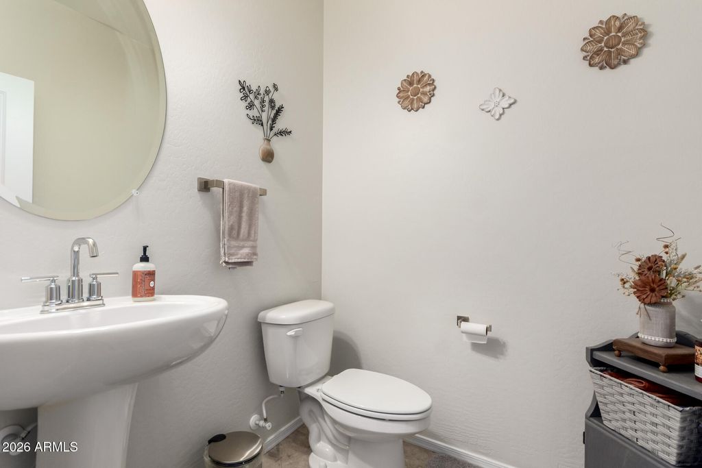 Image 12 of property listing at 1015 W DESCANSO CANYON Drive, Casa Grande, AZ 85122