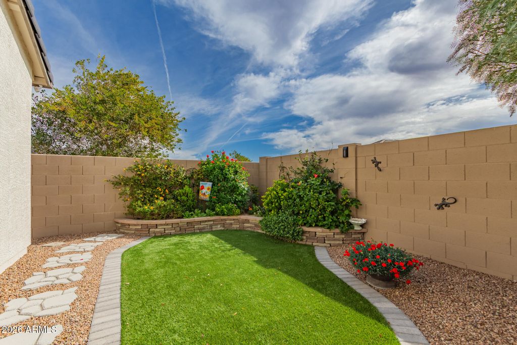 Image 30 of property listing at 1015 W DESCANSO CANYON Drive, Casa Grande, AZ 85122
