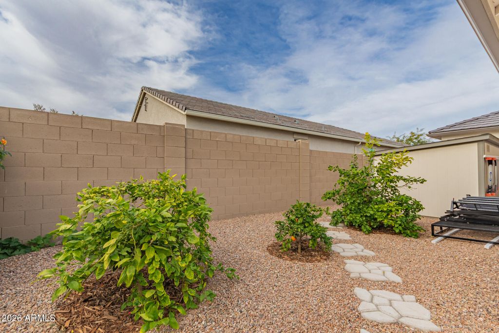 Image 33 of property listing at 1015 W DESCANSO CANYON Drive, Casa Grande, AZ 85122
