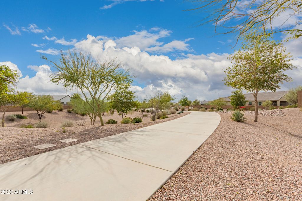 Image 35 of property listing at 1015 W DESCANSO CANYON Drive, Casa Grande, AZ 85122