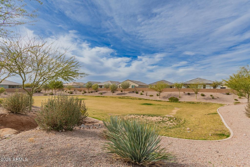Image 39 of property listing at 1015 W DESCANSO CANYON Drive, Casa Grande, AZ 85122