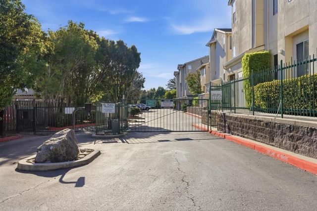 222 Everson Drive, Santa Cruz, CA 95060