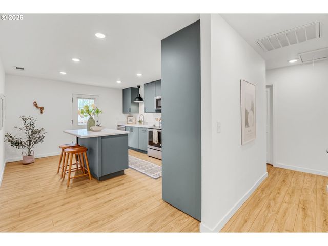 4537 N KERBY Ave, Portland, OR 97217