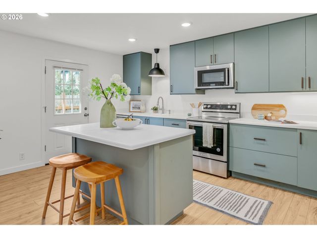 4537 N KERBY Ave, Portland, OR 97217