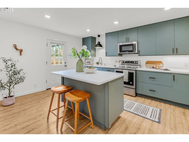 4537 N KERBY Ave, Portland, OR 97217