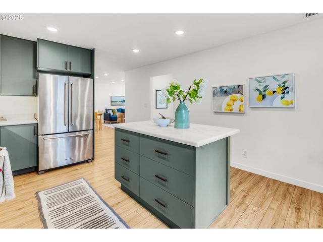 4537 N KERBY Ave, Portland, OR 97217