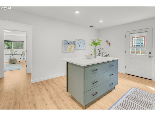 4537 N KERBY Ave, Portland, OR 97217