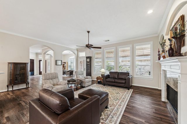 167 E Northcastle Circle, Conroe, TX 77384