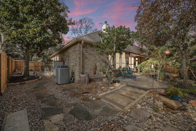 167 E Northcastle Circle, Conroe, TX 77384