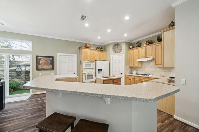167 E Northcastle Circle, Conroe, TX 77384
